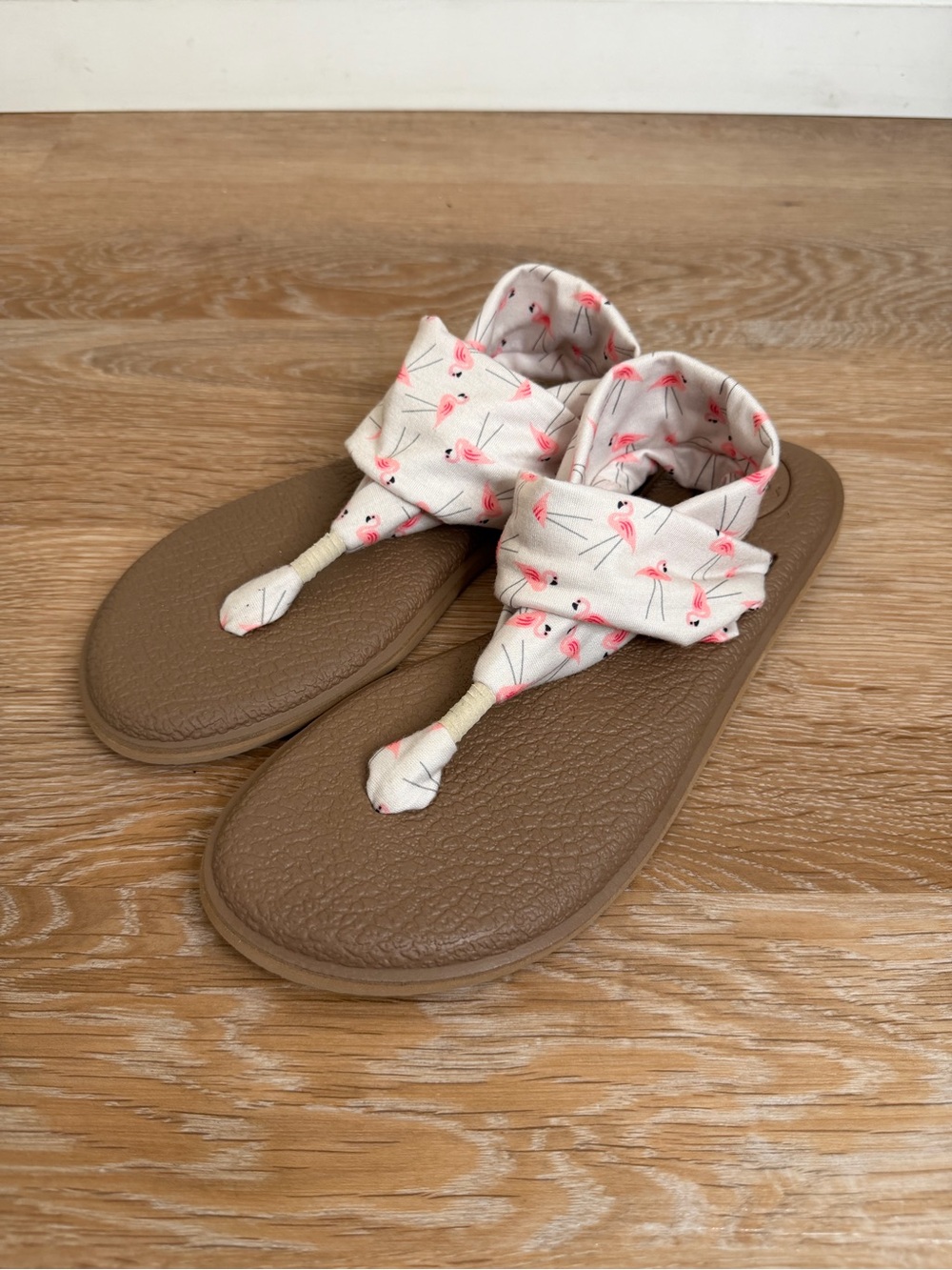 Sanuk Yoga Sling Fun Pink Flamingo Comfy Sandals, Size 9